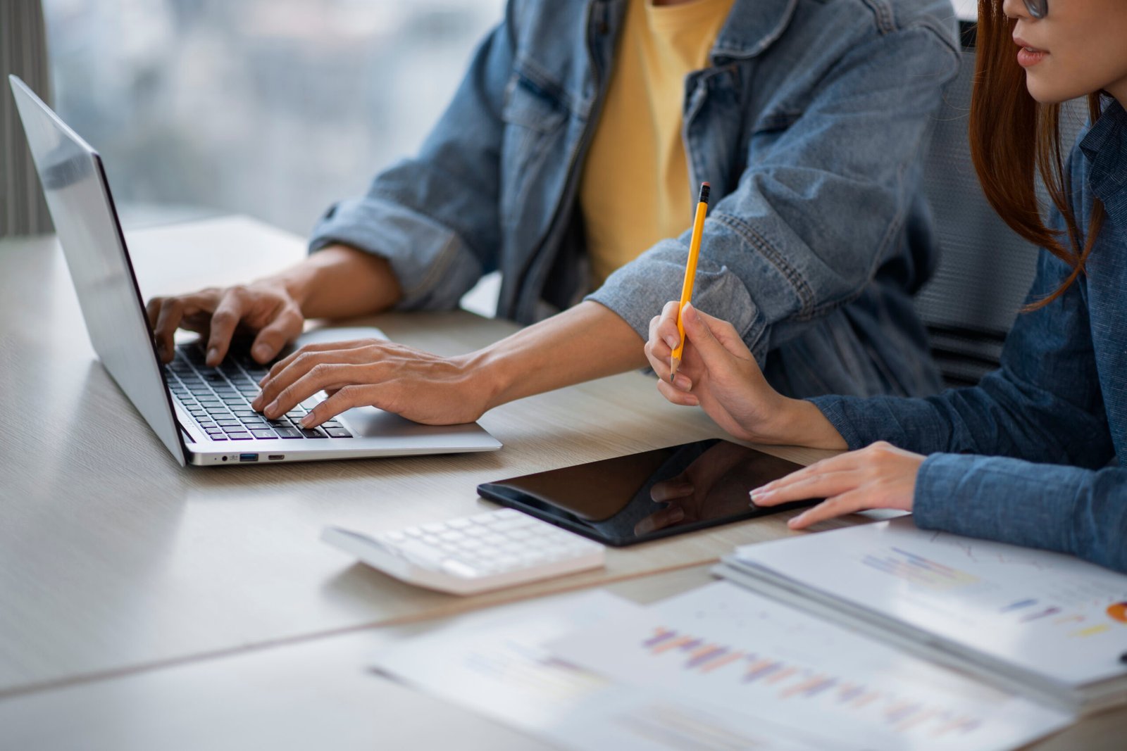 Membangun Karier Hebat dengan Soft Skill dan Hard Skill Seimbang